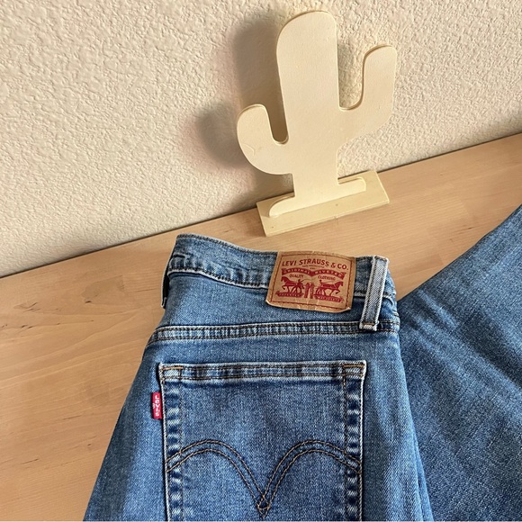 Levi’s wedgie straight jeans - Picture 2 of 7